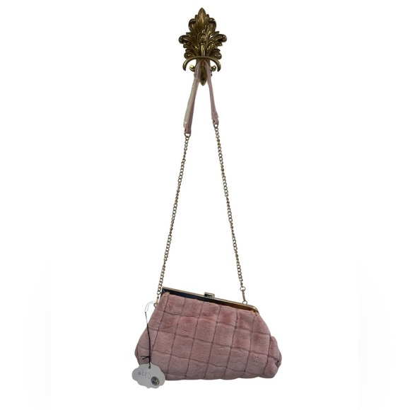 BAM FOREVER Pink Quilted Faux Fur Gold Tone Chain Cross Body Purse. Snap Closure - Picture 1 of 8